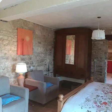 Aurifat Bed and breakfast